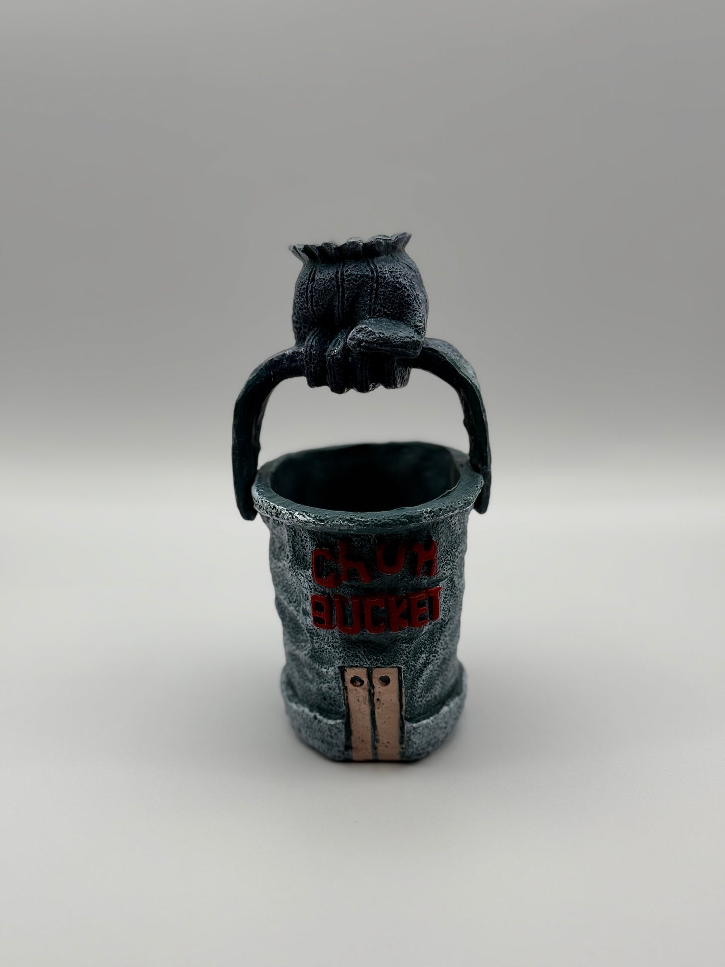 „Bucket House“ Aquarium-Dekoration aus Resin – Cartoon-Stil