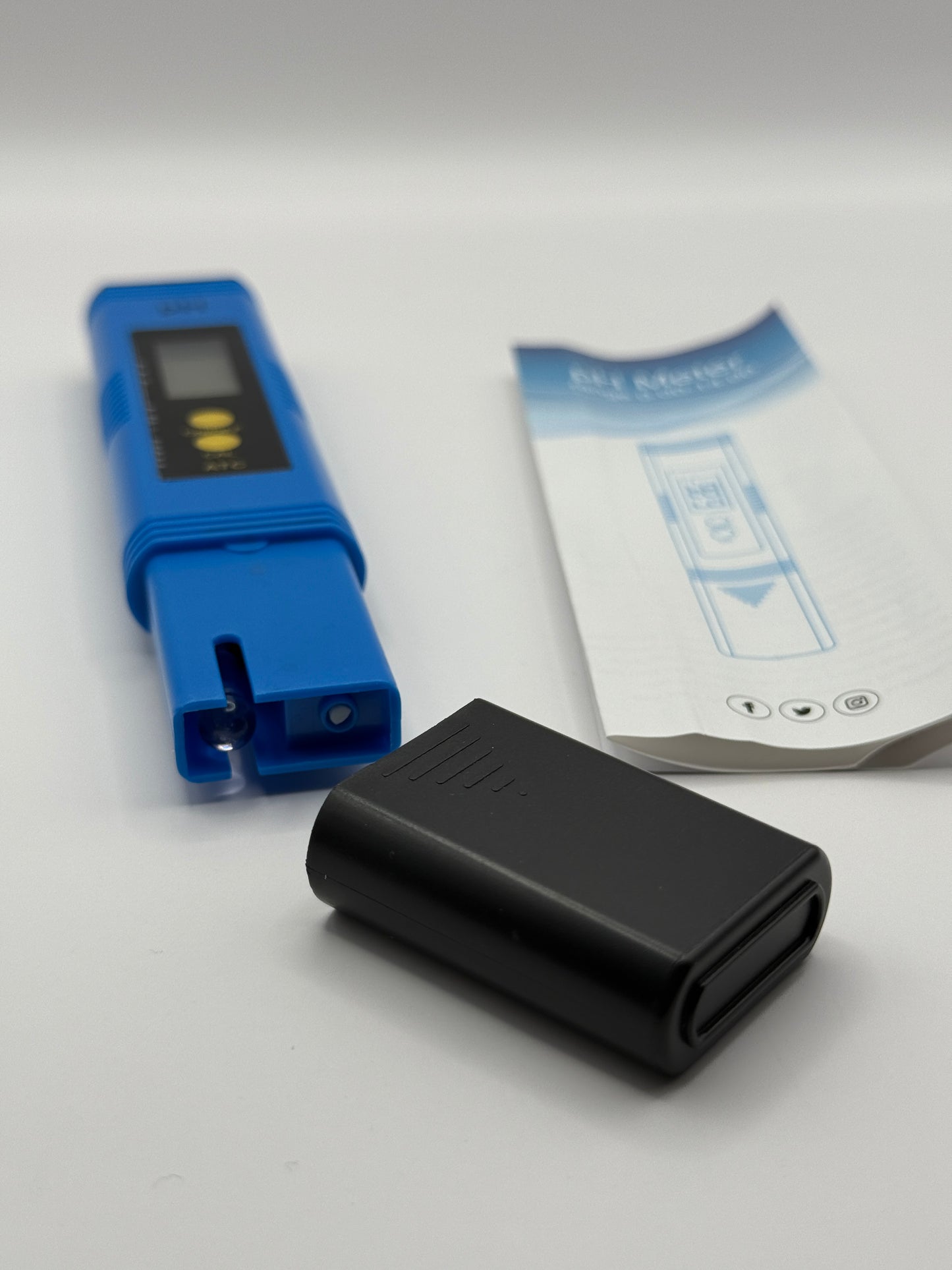Digitaler pH-Wert Tester – Tragbares Messgerät für Aquarien & Wasseranalysen (0–14 pH)