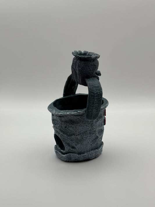 „Bucket House“ Aquarium-Dekoration aus Resin – Cartoon-Stil